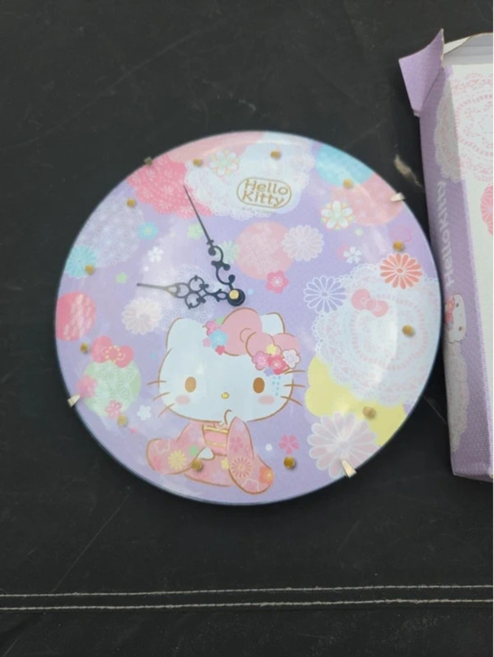 Hello kitty walk clock 10in
